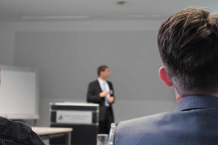 Secrets of B2B Promotion in Türkiye: Trade Shows, Networking, LinkedIn